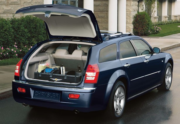 Chrysler 300c concept tourer #3